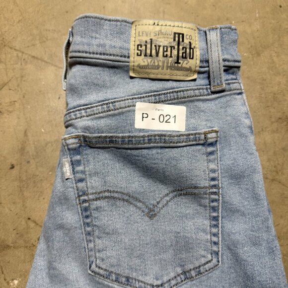 Levis Silver Tab Mom Jeans Womens 31x27 Blue Denim High Rise Medium Wash - Picture 12 of 12